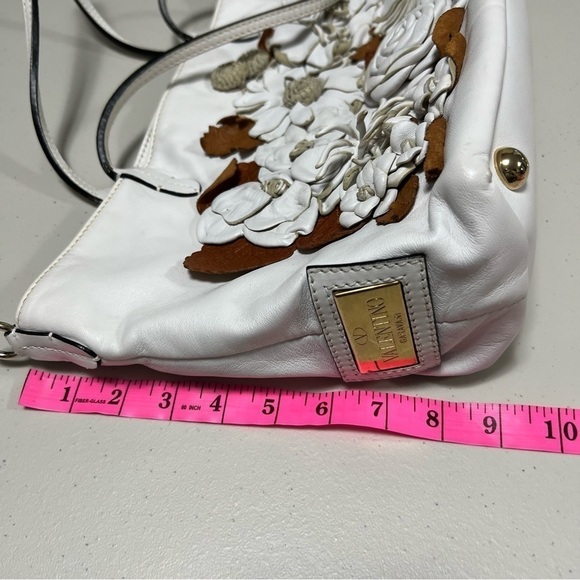 VALENTINO Garavani Floral Applique Leather Tote in White - Picture 13 of 16